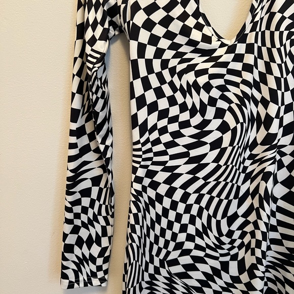 Funky trippy dress - Picture 3 of 6